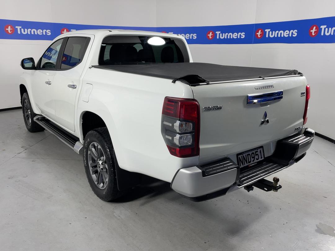 Photo '5' of Mitsubishi Triton