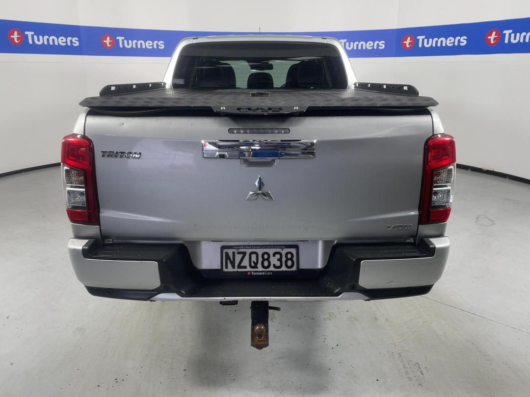 Photo '6' of Mitsubishi Triton