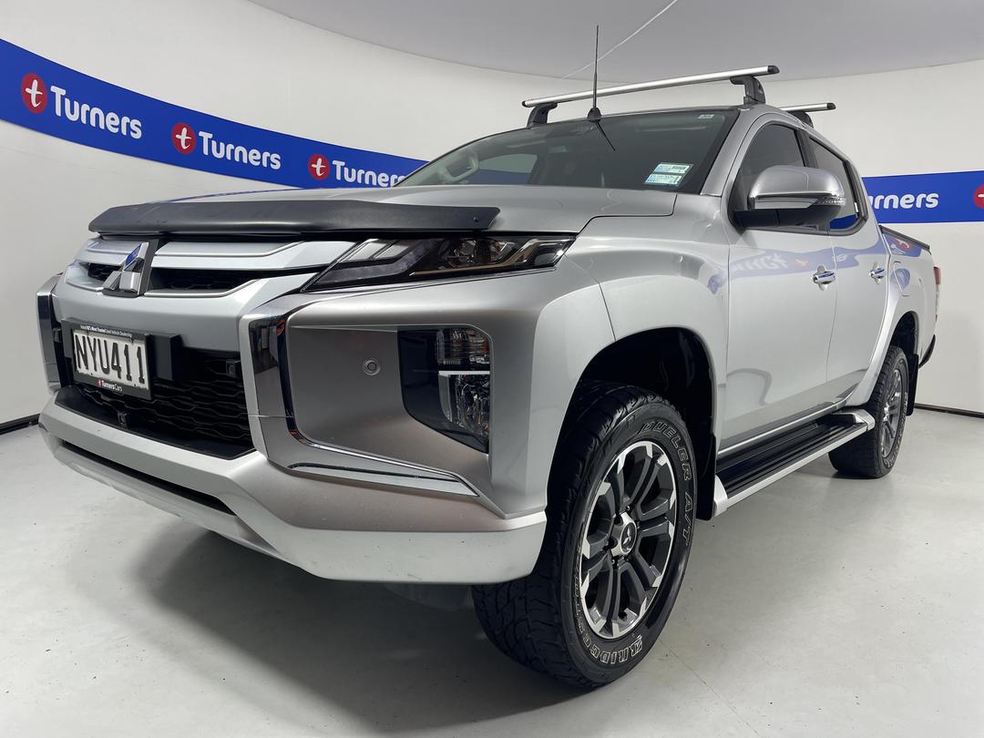 Photo '4' of Mitsubishi Triton