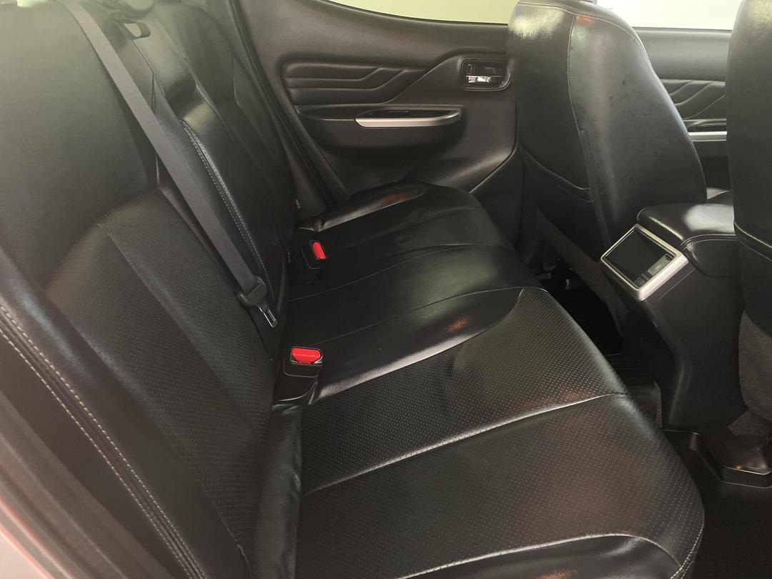 Photo '20' of Mitsubishi Triton