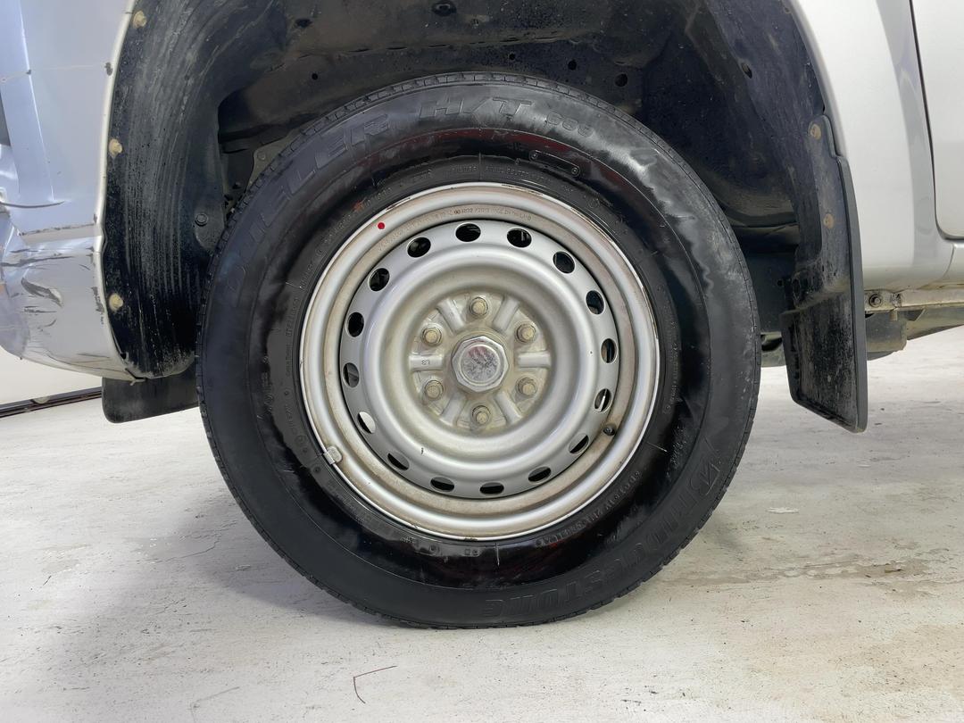 Photo '10' of Mitsubishi Triton