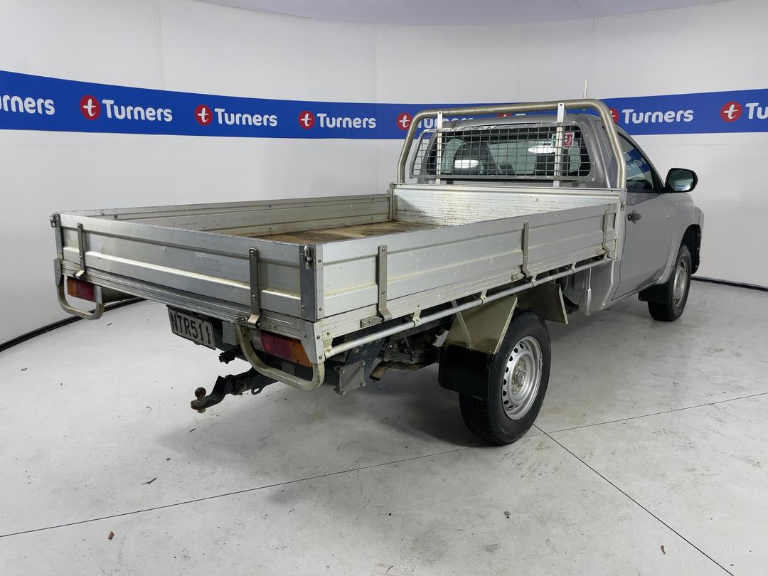 Photo '7' of Mitsubishi Triton