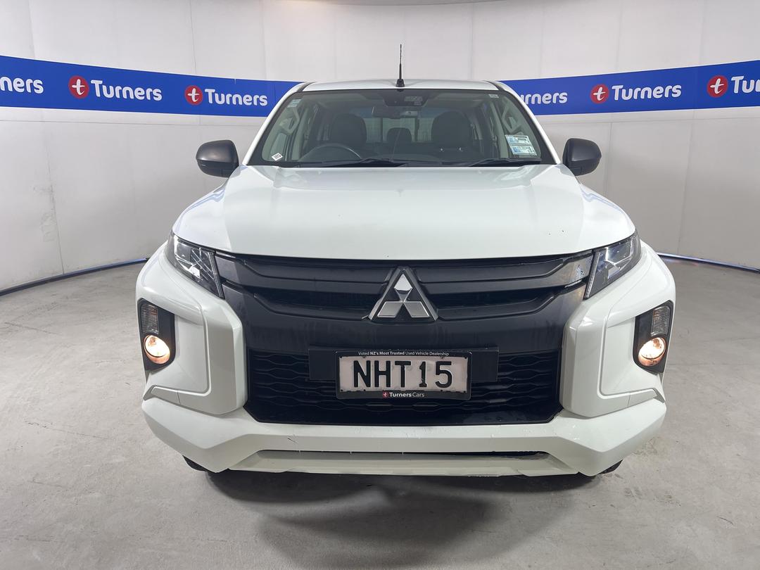 Photo '2' of Mitsubishi Triton