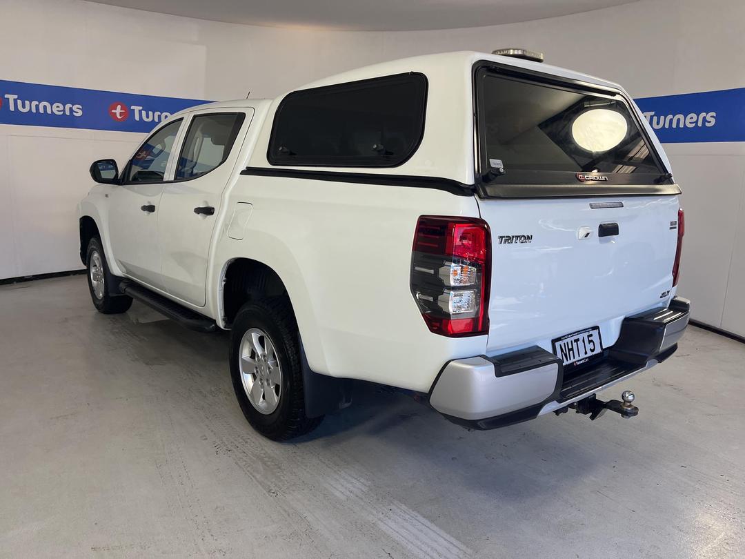 Photo '5' of Mitsubishi Triton