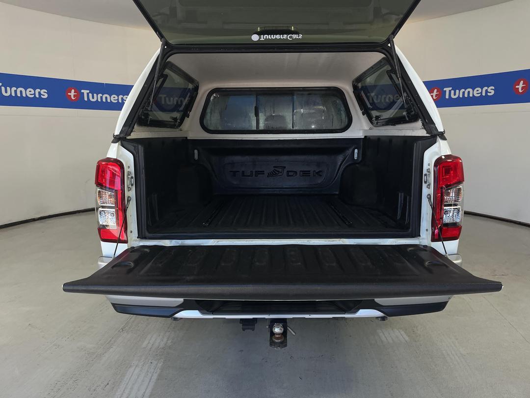 Photo '14' of Mitsubishi Triton