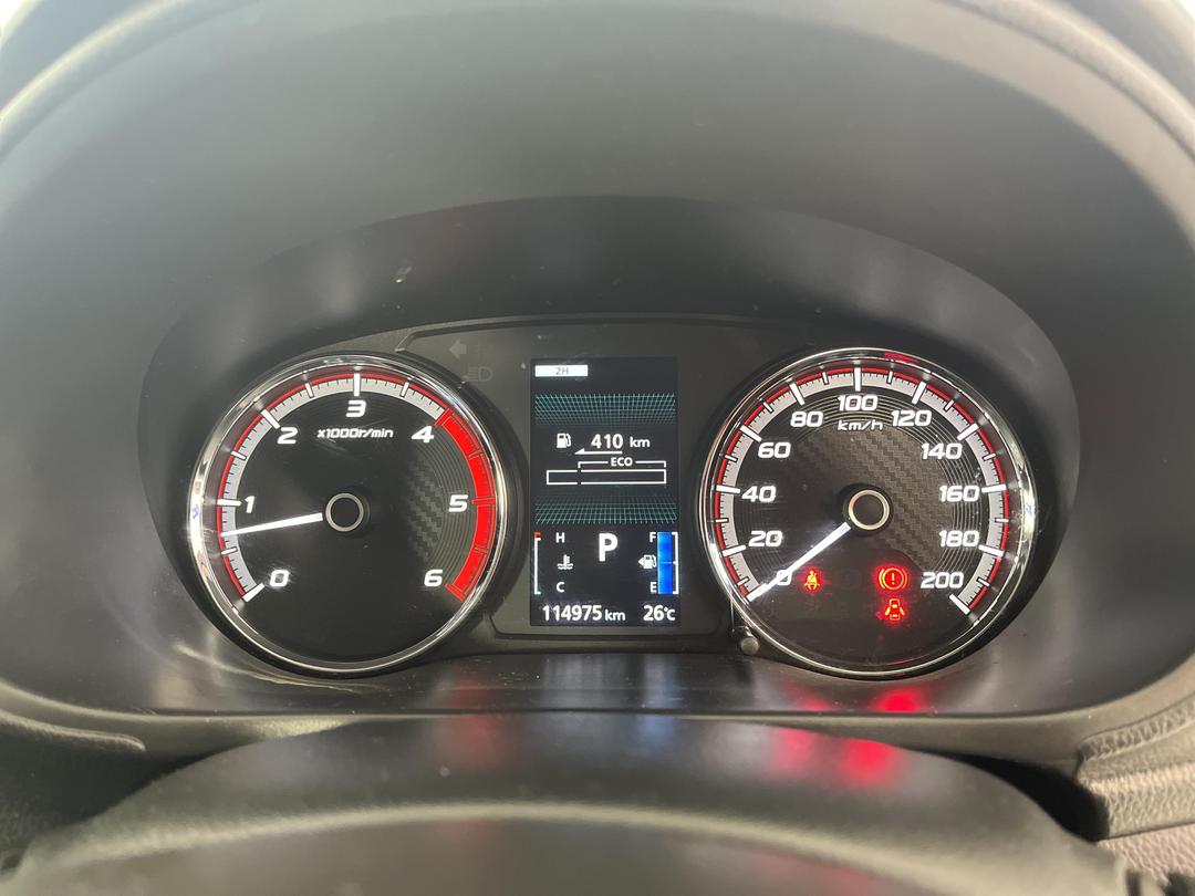 Photo '21' of Mitsubishi Triton