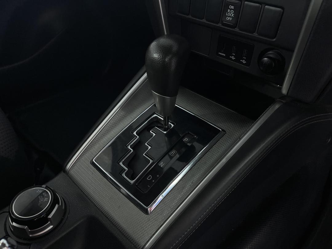 Photo '18' of Mitsubishi Triton