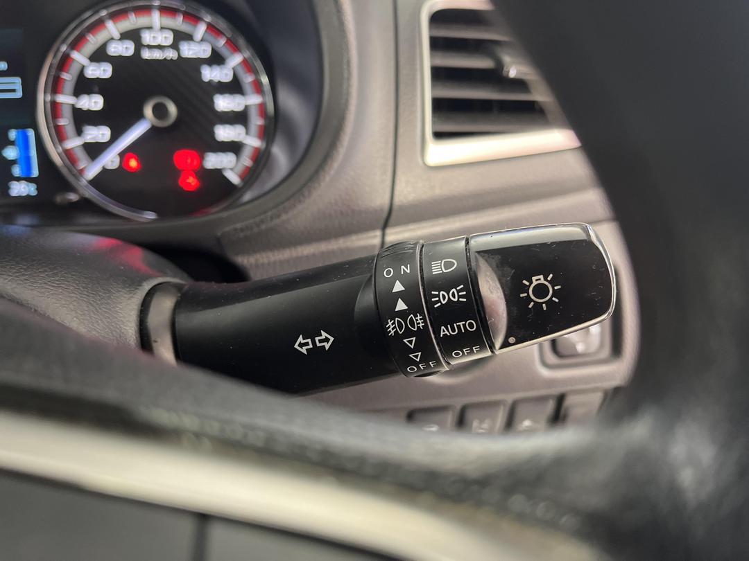 Photo '25' of Mitsubishi Triton