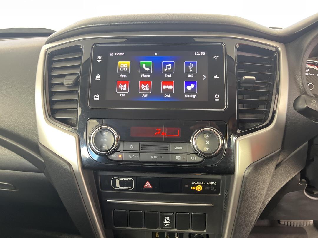 Photo '29' of Mitsubishi Triton