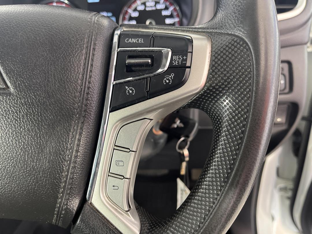 Photo '28' of Mitsubishi Triton