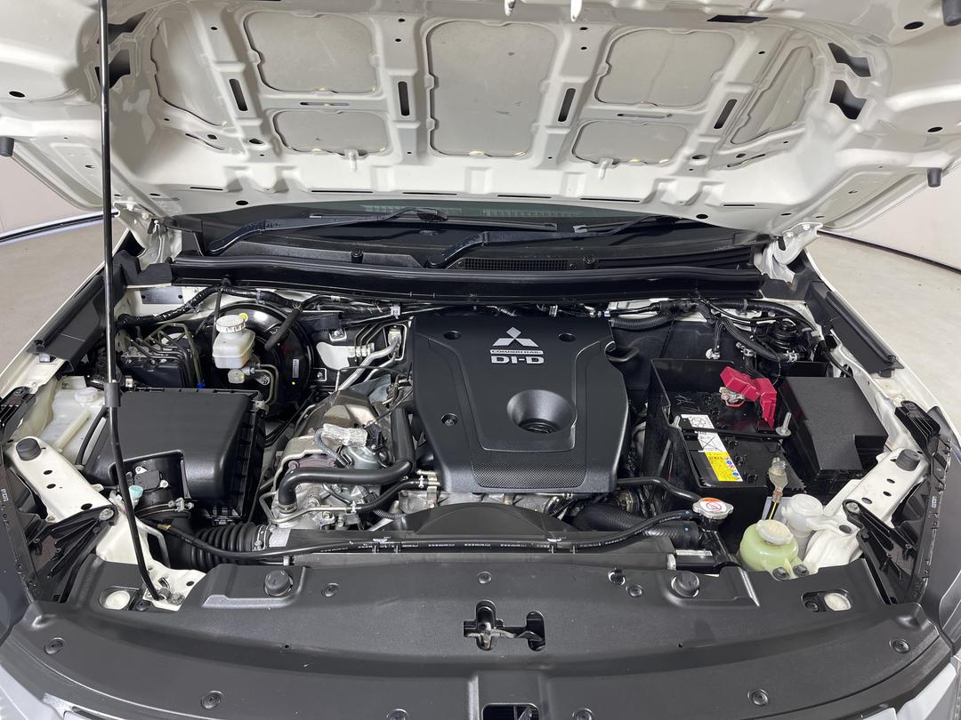 Photo '13' of Mitsubishi Triton