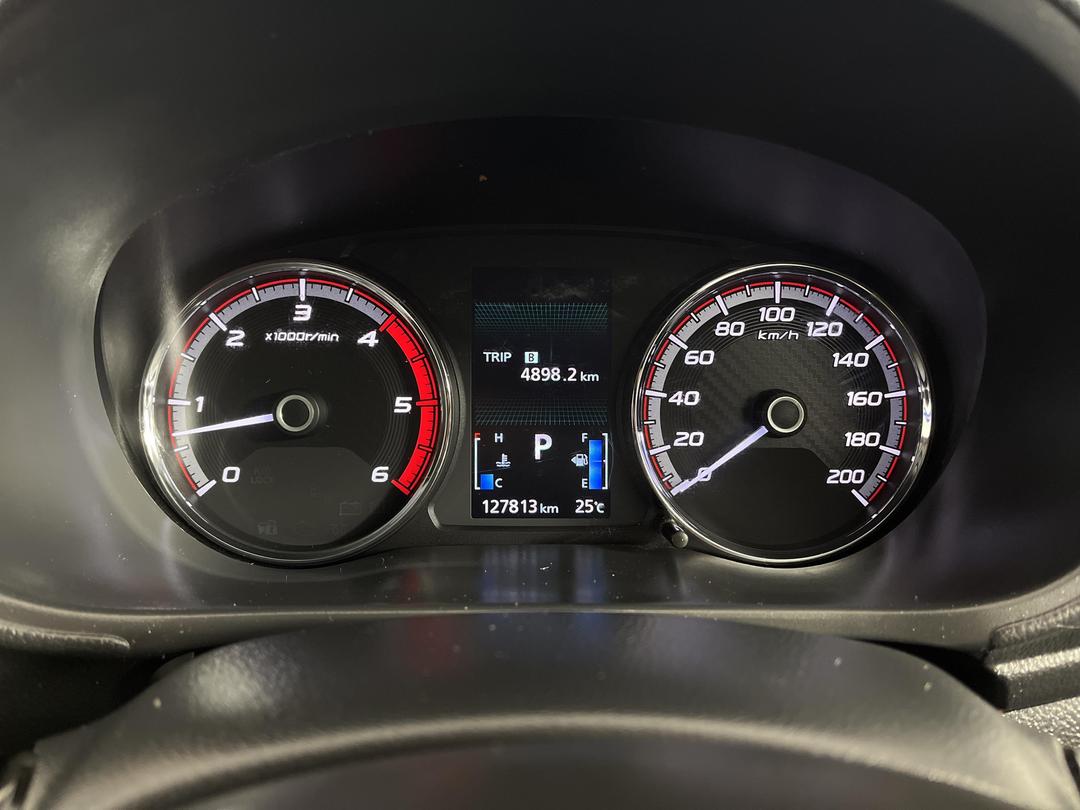 Photo '21' of Mitsubishi Triton