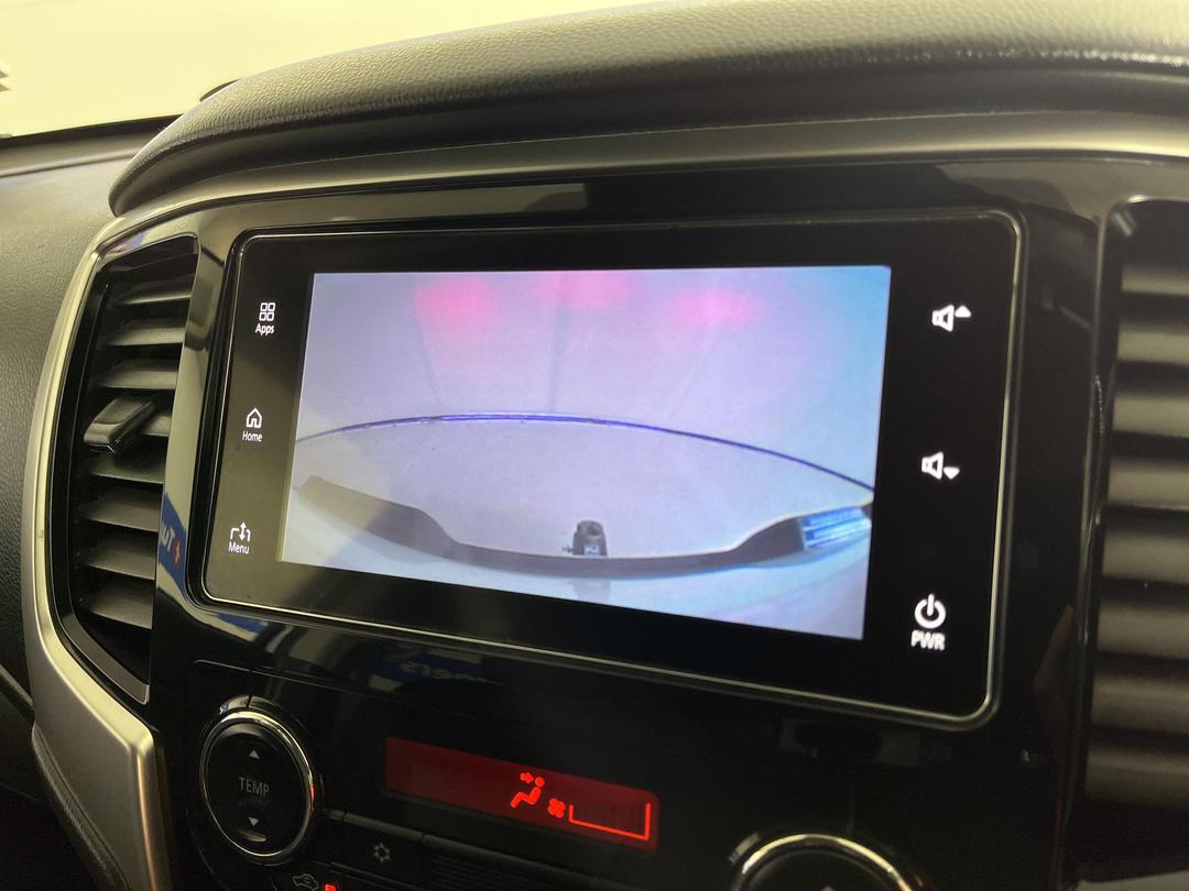 Photo '23' of Mitsubishi Triton