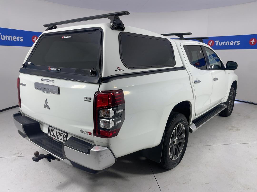 Photo '7' of Mitsubishi Triton