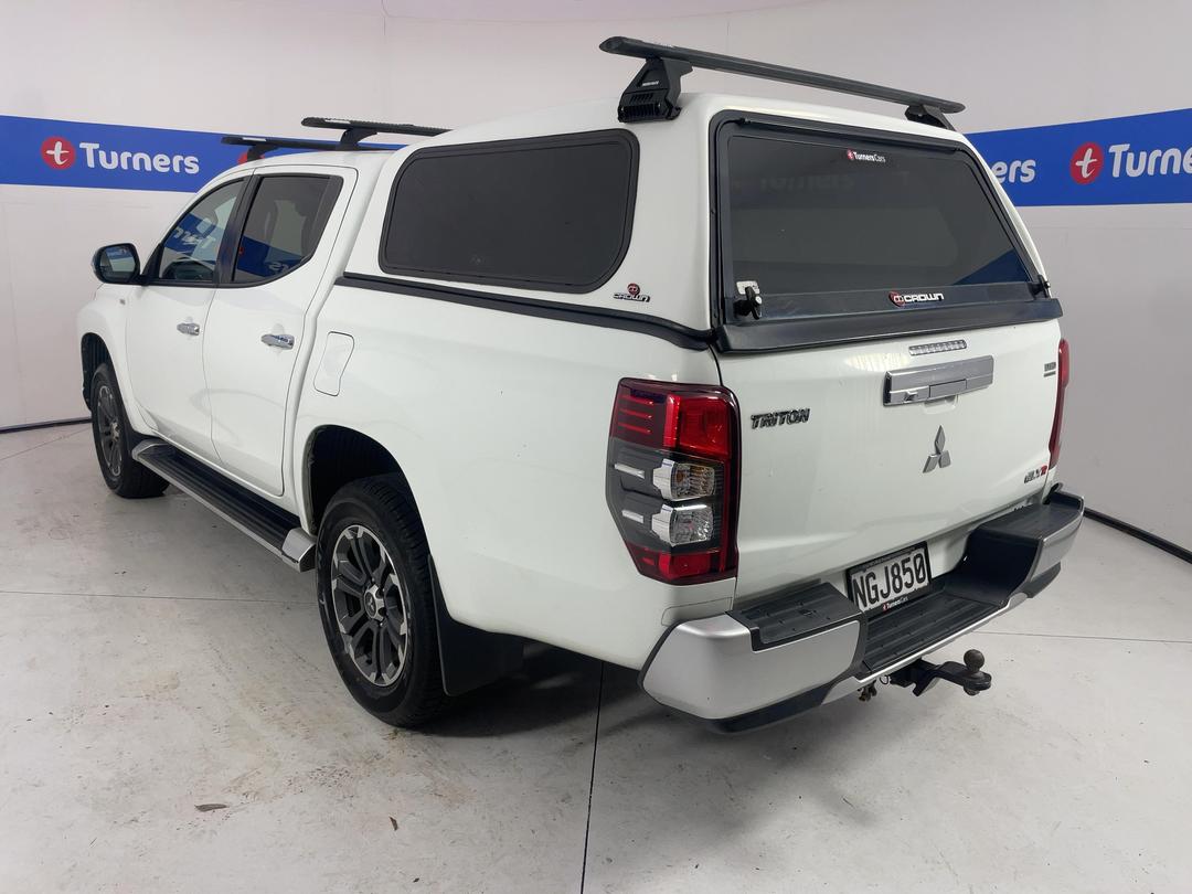 Photo '5' of Mitsubishi Triton