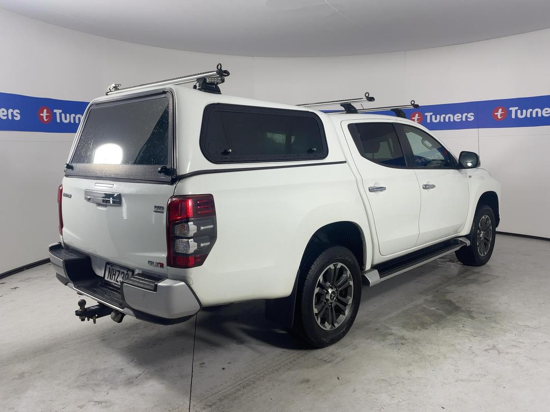 Photo '7' of Mitsubishi Triton