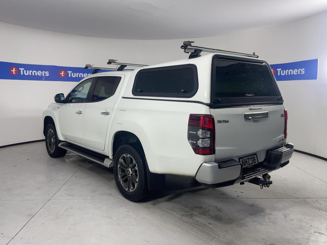 Photo '5' of Mitsubishi Triton