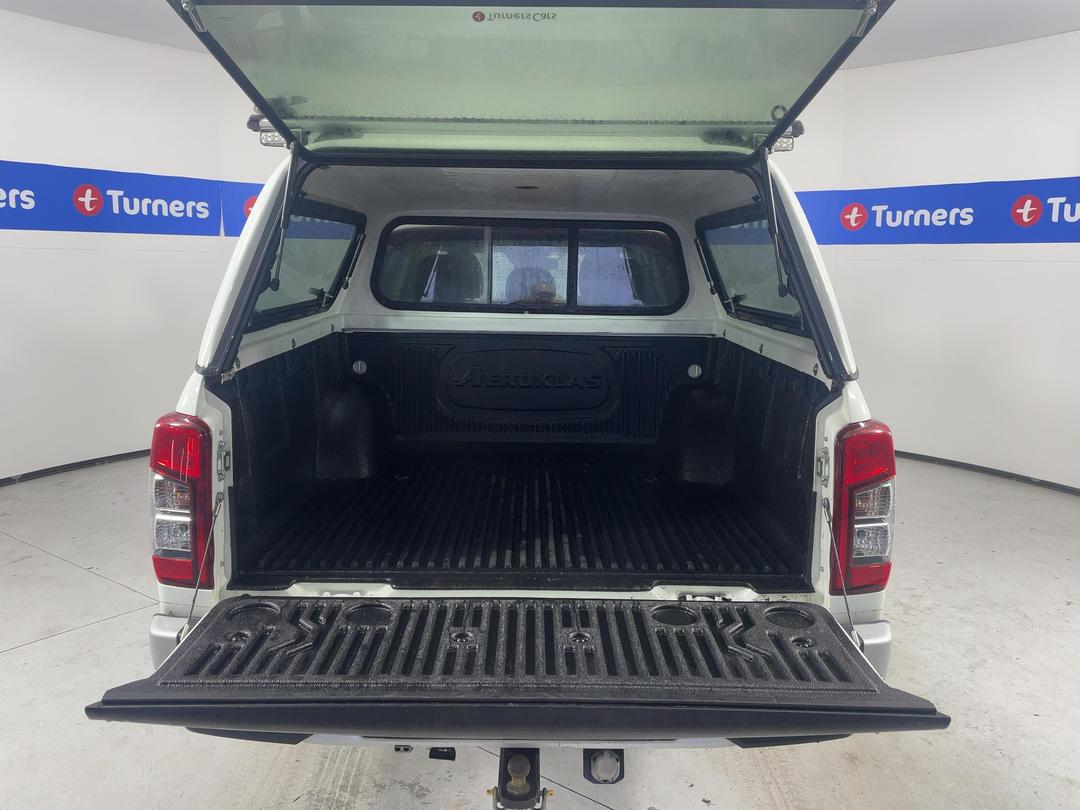 Photo '14' of Mitsubishi Triton