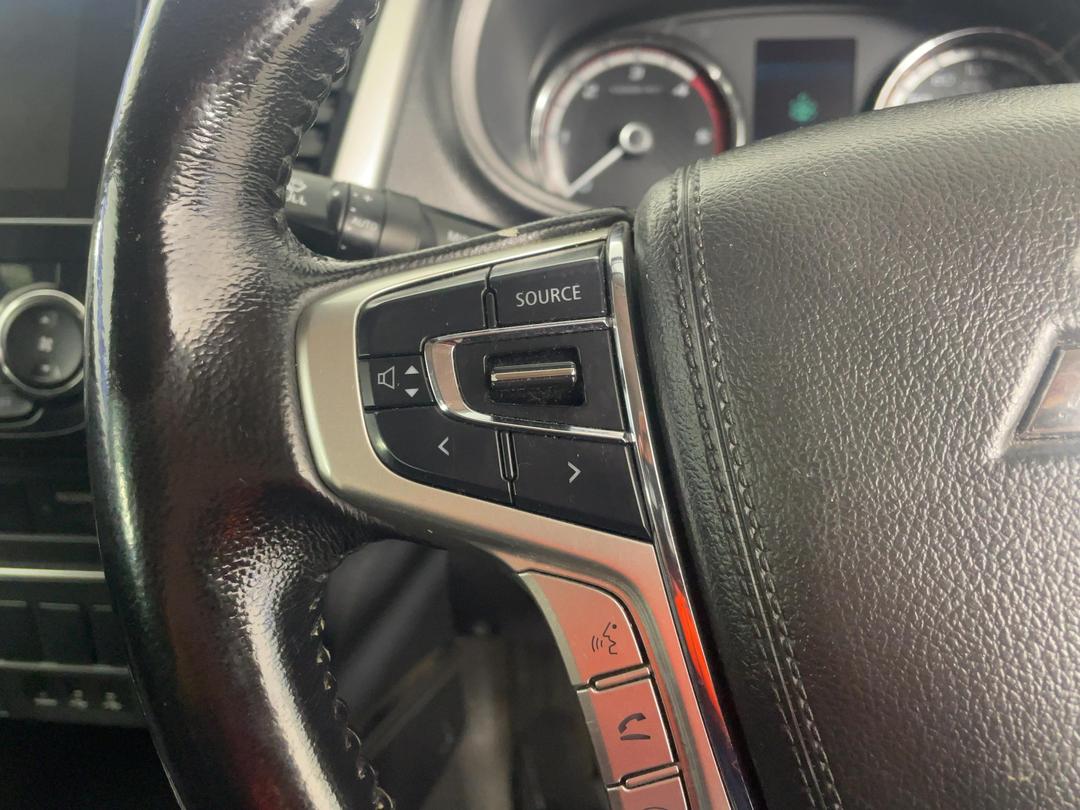 Photo '23' of Mitsubishi Triton