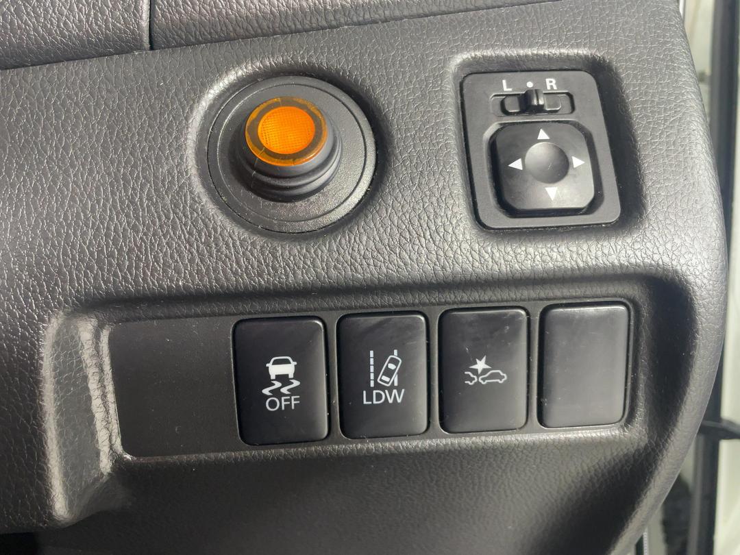 Photo '25' of Mitsubishi Triton