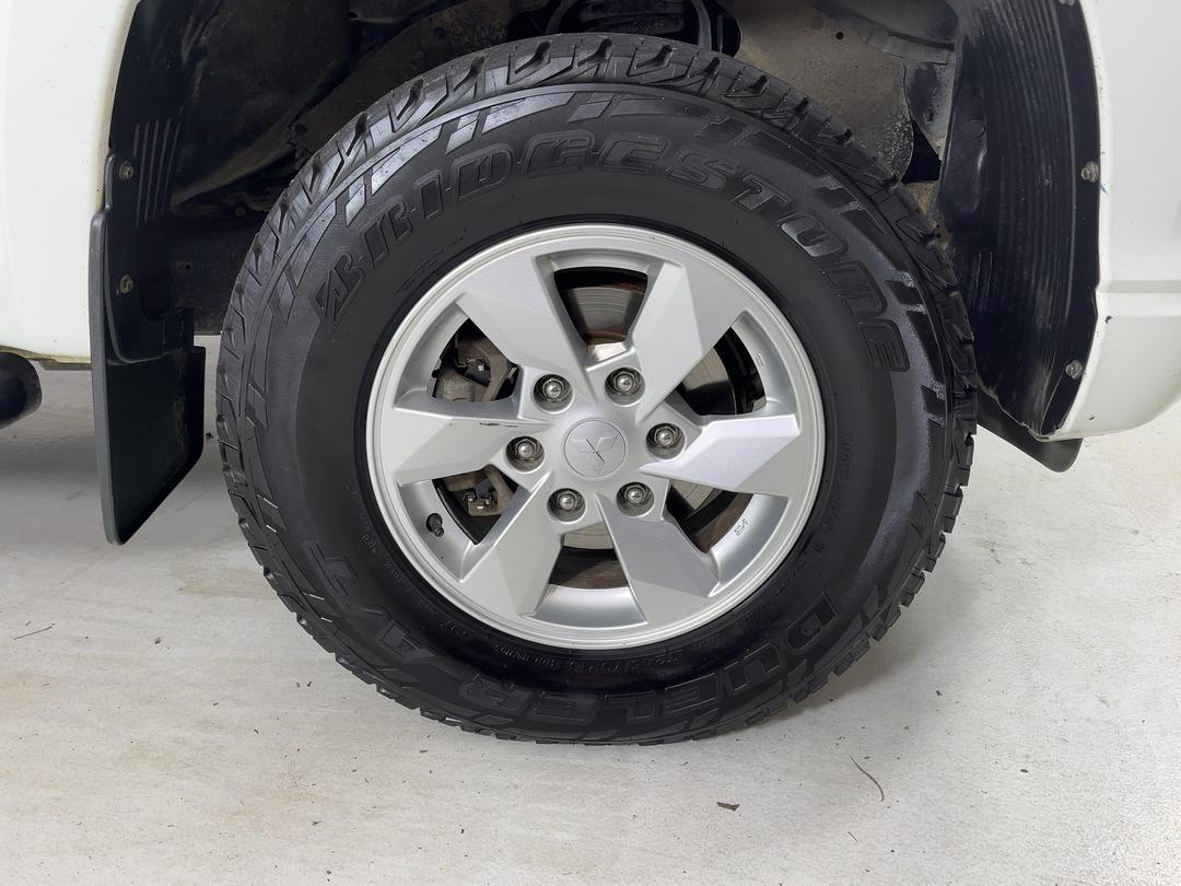 Photo '9' of Mitsubishi Triton