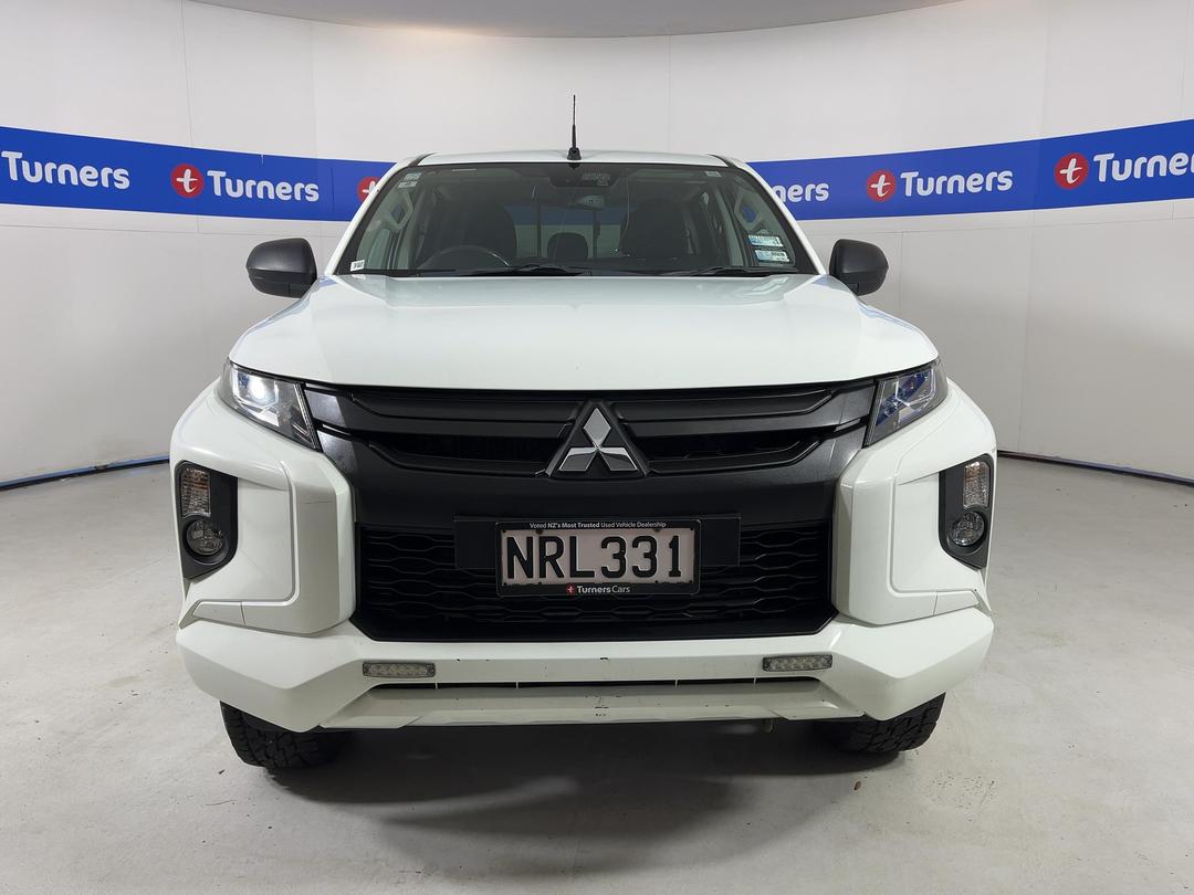 Photo '2' of Mitsubishi Triton