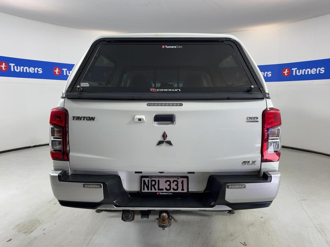 Photo '6' of Mitsubishi Triton