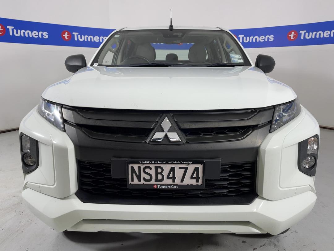 Photo '2' of Mitsubishi Triton