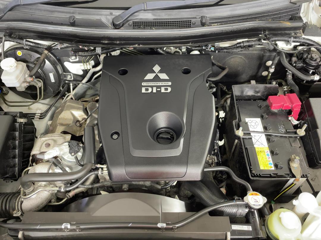 Photo '13' of Mitsubishi Triton