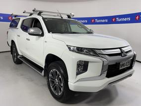 Photo '1' of Mitsubishi Triton