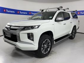 Photo '4' of Mitsubishi Triton