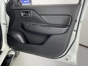 Photo '15' of Mitsubishi Triton