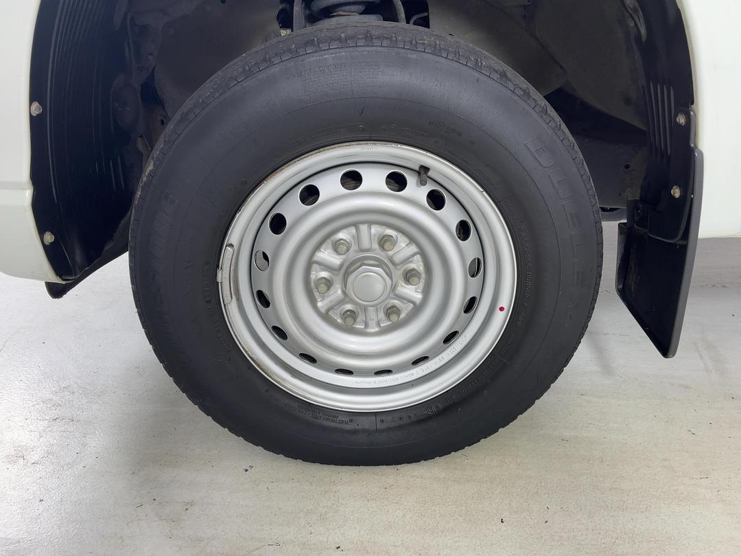 Photo '10' of Mitsubishi Triton