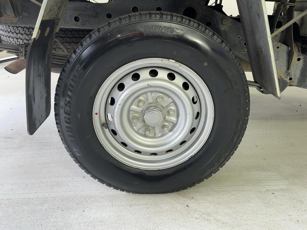 Photo '12' of Mitsubishi Triton