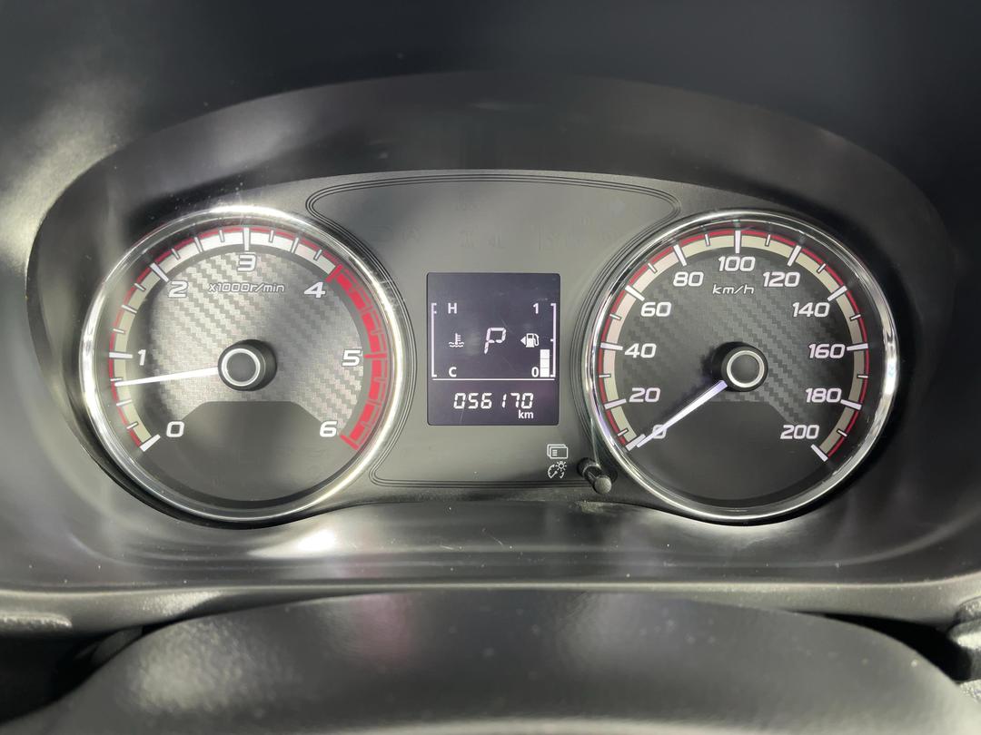 Photo '19' of Mitsubishi Triton