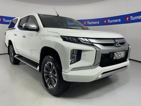 Photo '1' of Mitsubishi Triton