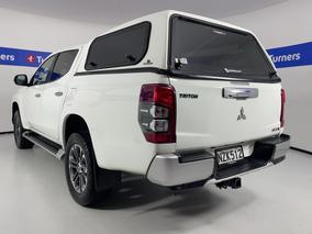 Photo '5' of Mitsubishi Triton