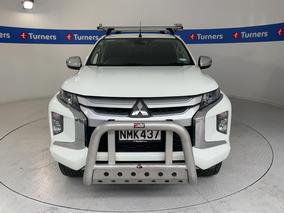Photo '2' of Mitsubishi Triton