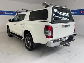 Photo '5' of Mitsubishi Triton