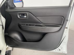 Photo '15' of Mitsubishi Triton