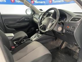 Photo '16' of Mitsubishi Triton