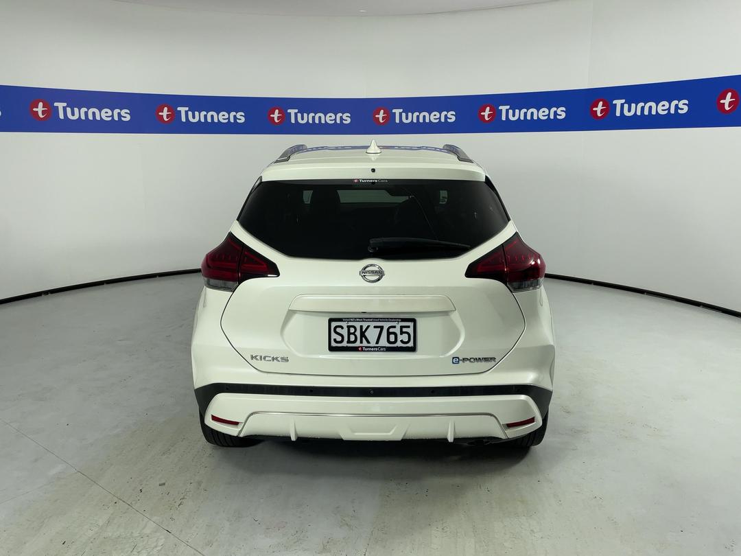 Photo '6' of Nissan Kicks