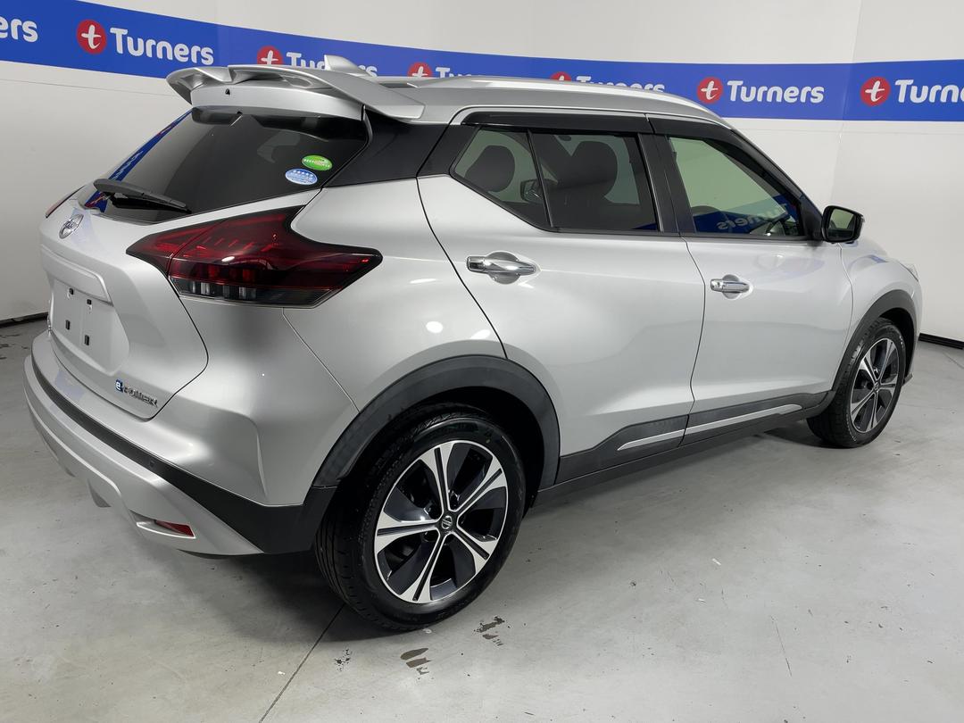 Photo '7' of Nissan Kicks
