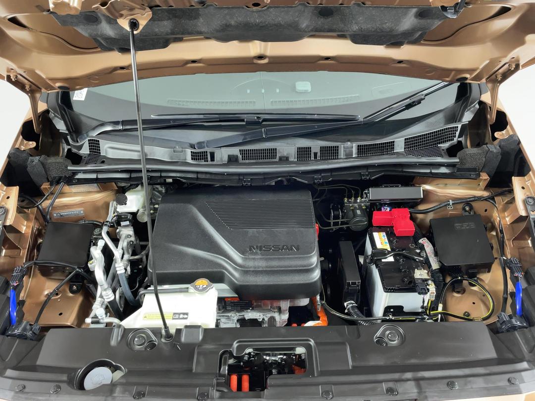 Photo '13' of Nissan Leaf