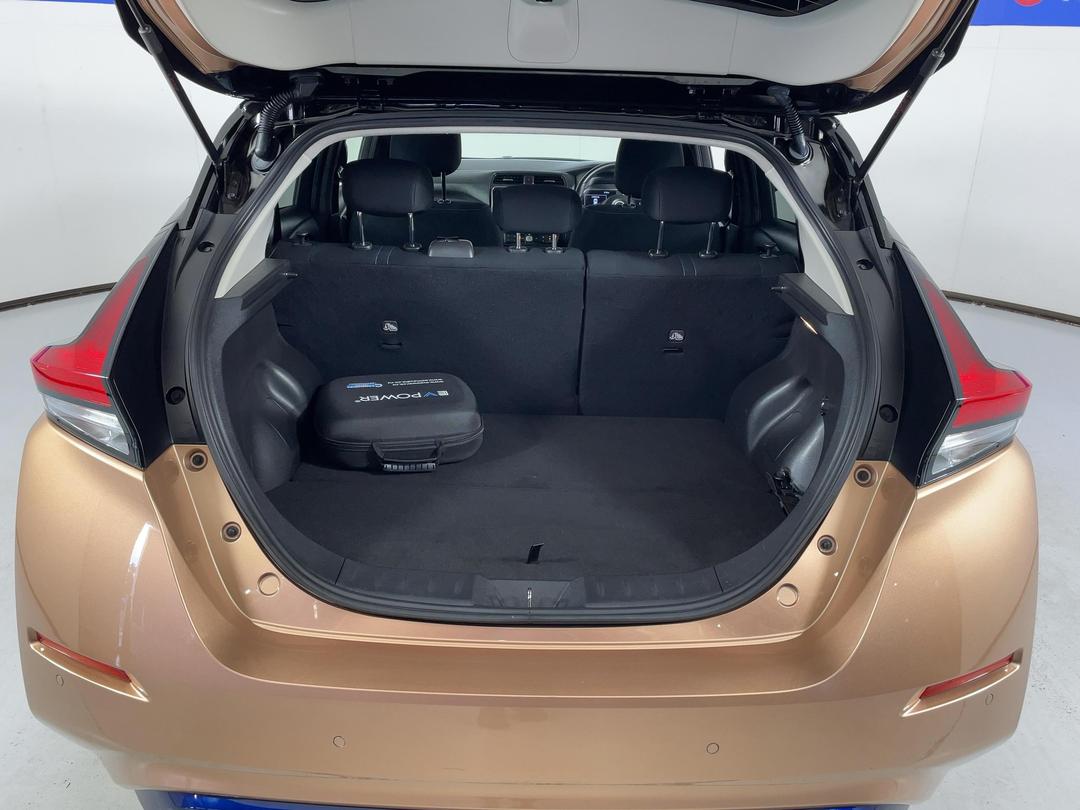 Photo '14' of Nissan Leaf