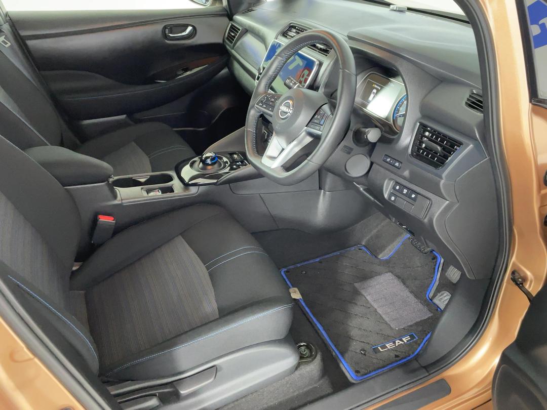 Photo '16' of Nissan Leaf