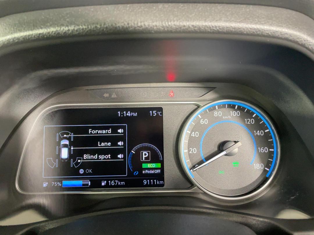 Photo '21' of Nissan Leaf