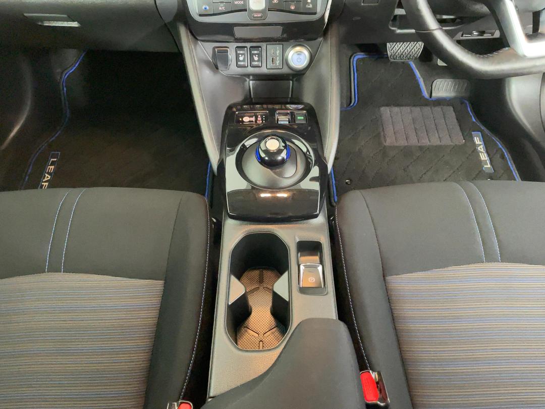 Photo '18' of Nissan Leaf