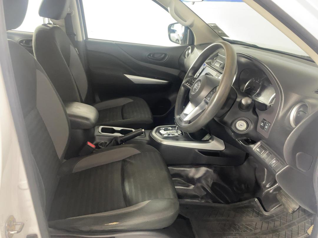 Photo '16' of Nissan Navara