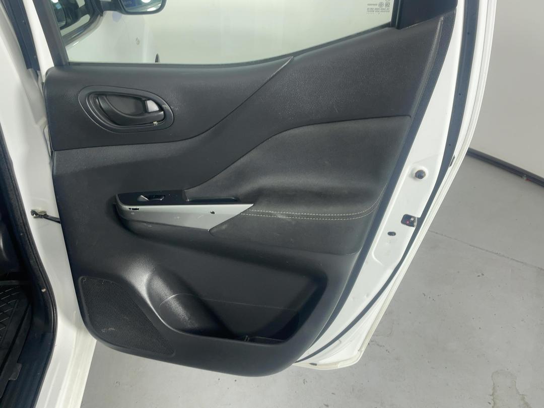 Photo '19' of Nissan Navara